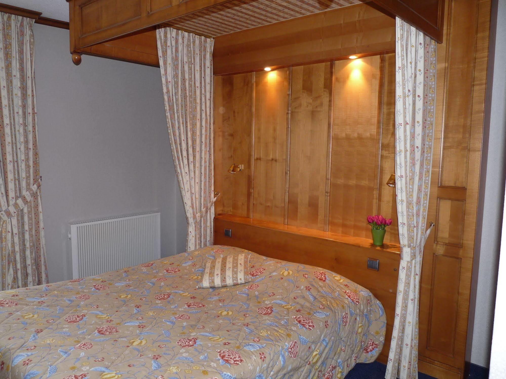 Hotel Le Olenevka Ngoại thất bức ảnh
